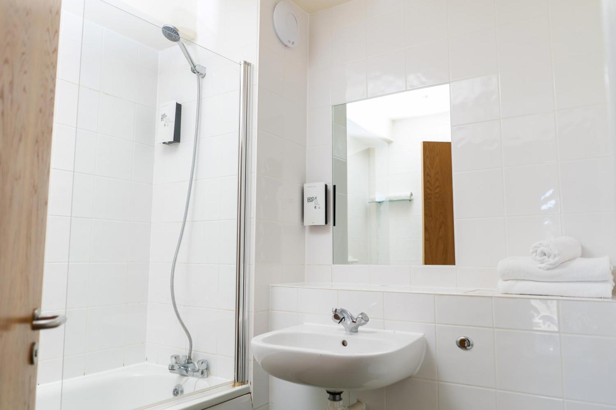 Croyde Bay Hotel Or Self Catering Buitenkant foto